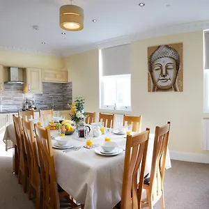 denelea-amazing-sea-views-yorkshire-coast-holiday-lets.yorkshirehotels.net/